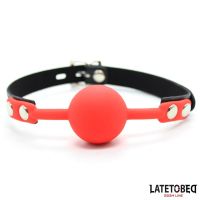 LateToBed Ball Gag in silicone con lucchetto (Rosso), immagine 3