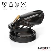 LateToBed Chastity penisrengas lyhyt (Musta), kuva 5